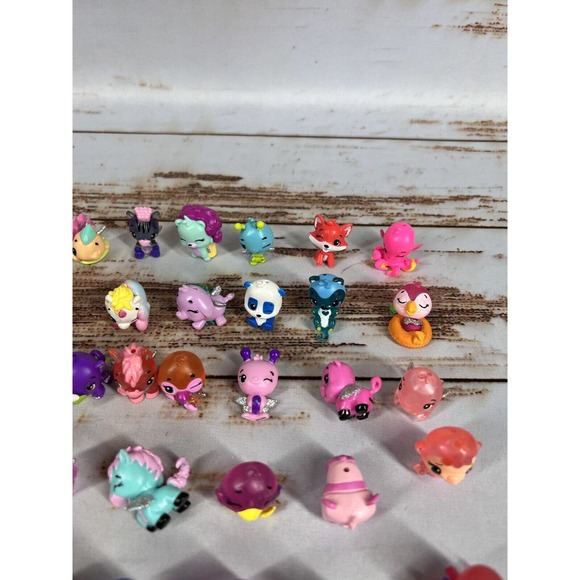 Hatchimals lot of 52 Colleggtibles Collectible Figures - Picture 5 of 7